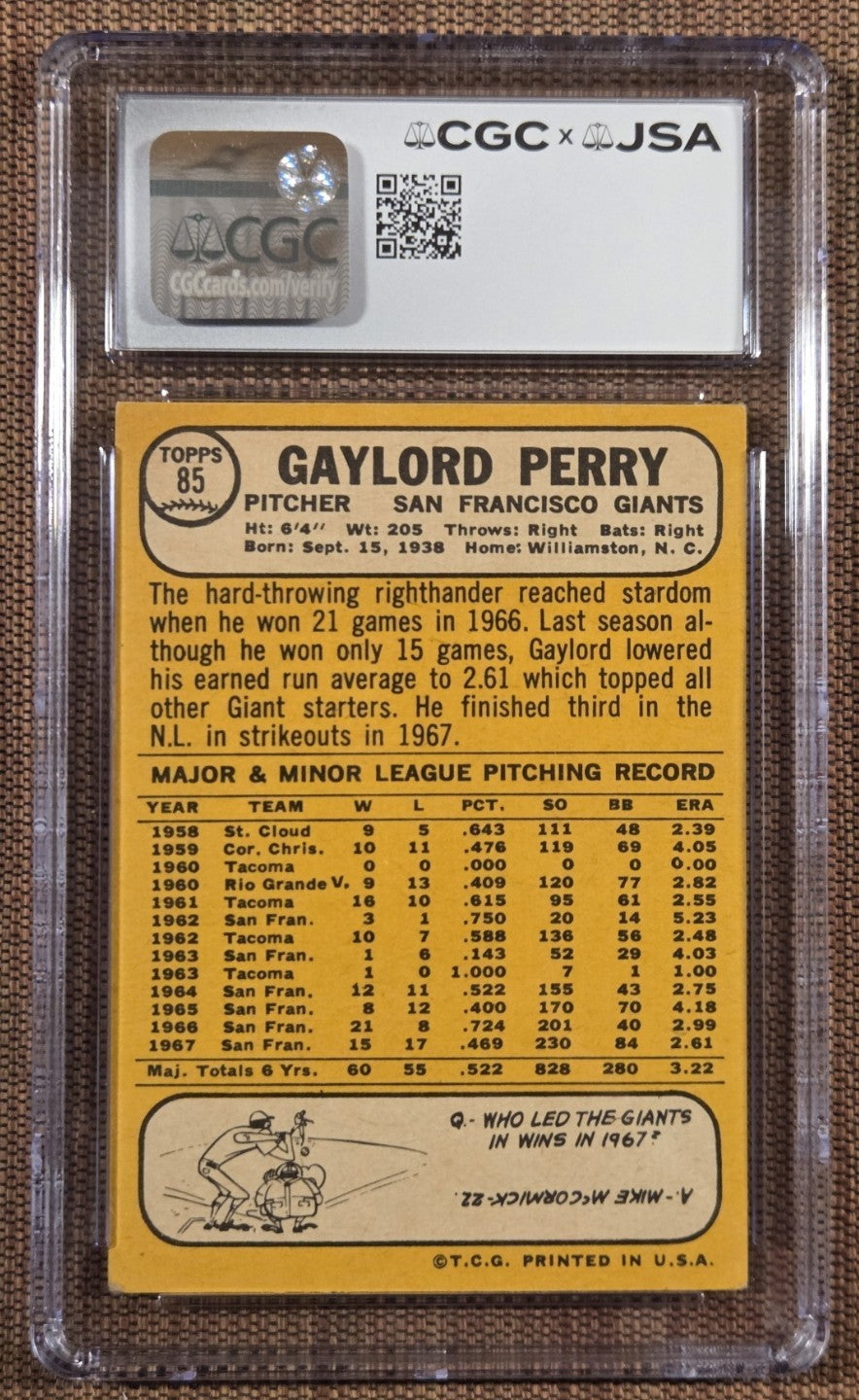 1968 Topps #85 Gaylord Perry SF Giants Baseball Card CGC 5 / JSA 10 AUTO HOF1