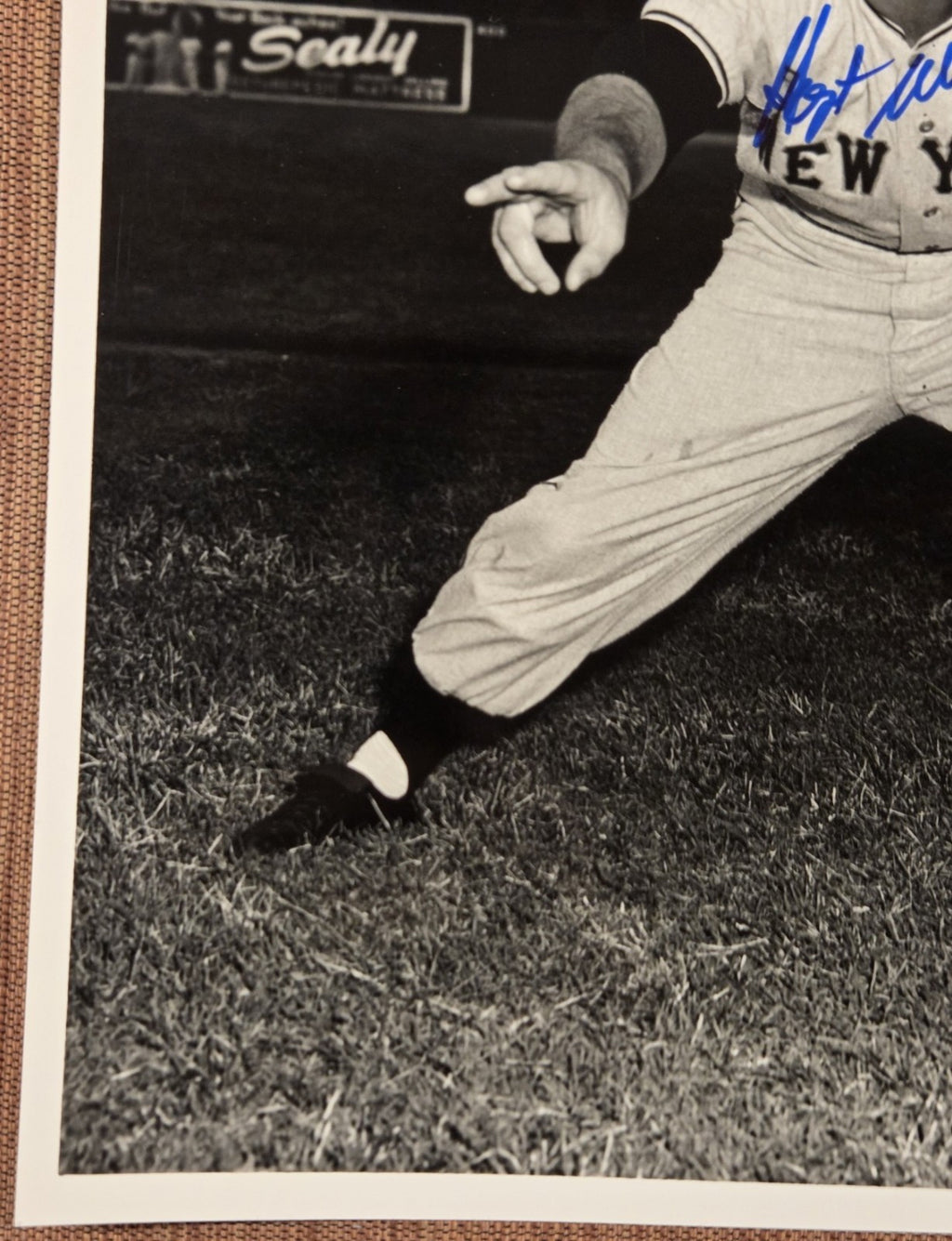Hoyt Wilhelm AUTO Orioles Giants White Sox Baseball Signed 8 x 10 Photo JSA HOF4