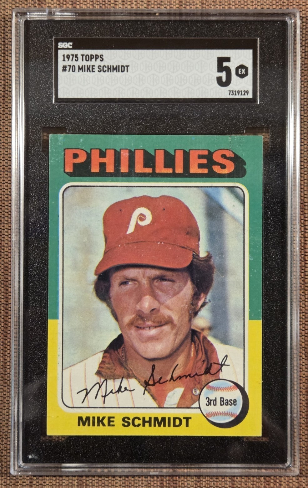 1975 Topps #70 Mike Schmidt Philadelphia Phillies Baseball Card SGC 5 EX HOF0