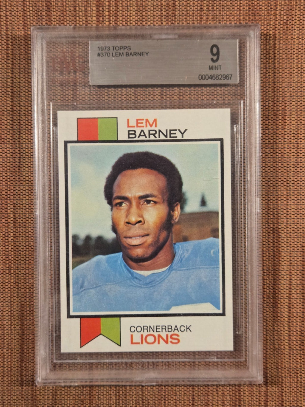 1973 Topps #370 Lem Barney Detroit Lions Original Football Card BVG 9 Mint HOF0