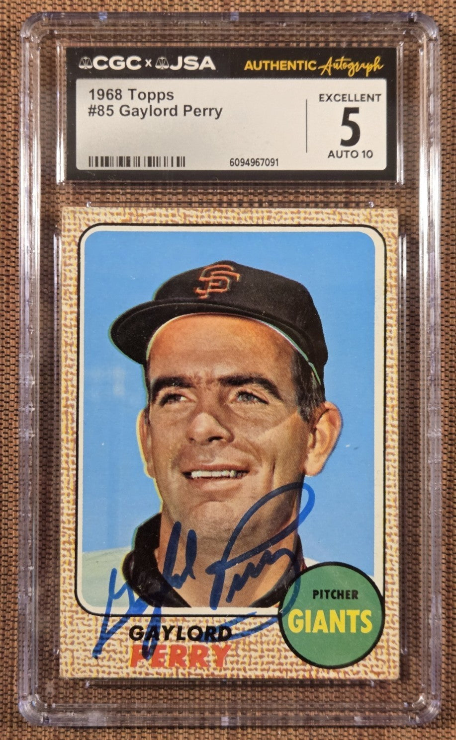 1968 Topps #85 Gaylord Perry SF Giants Baseball Card CGC 5 / JSA 10 AUTO HOF0
