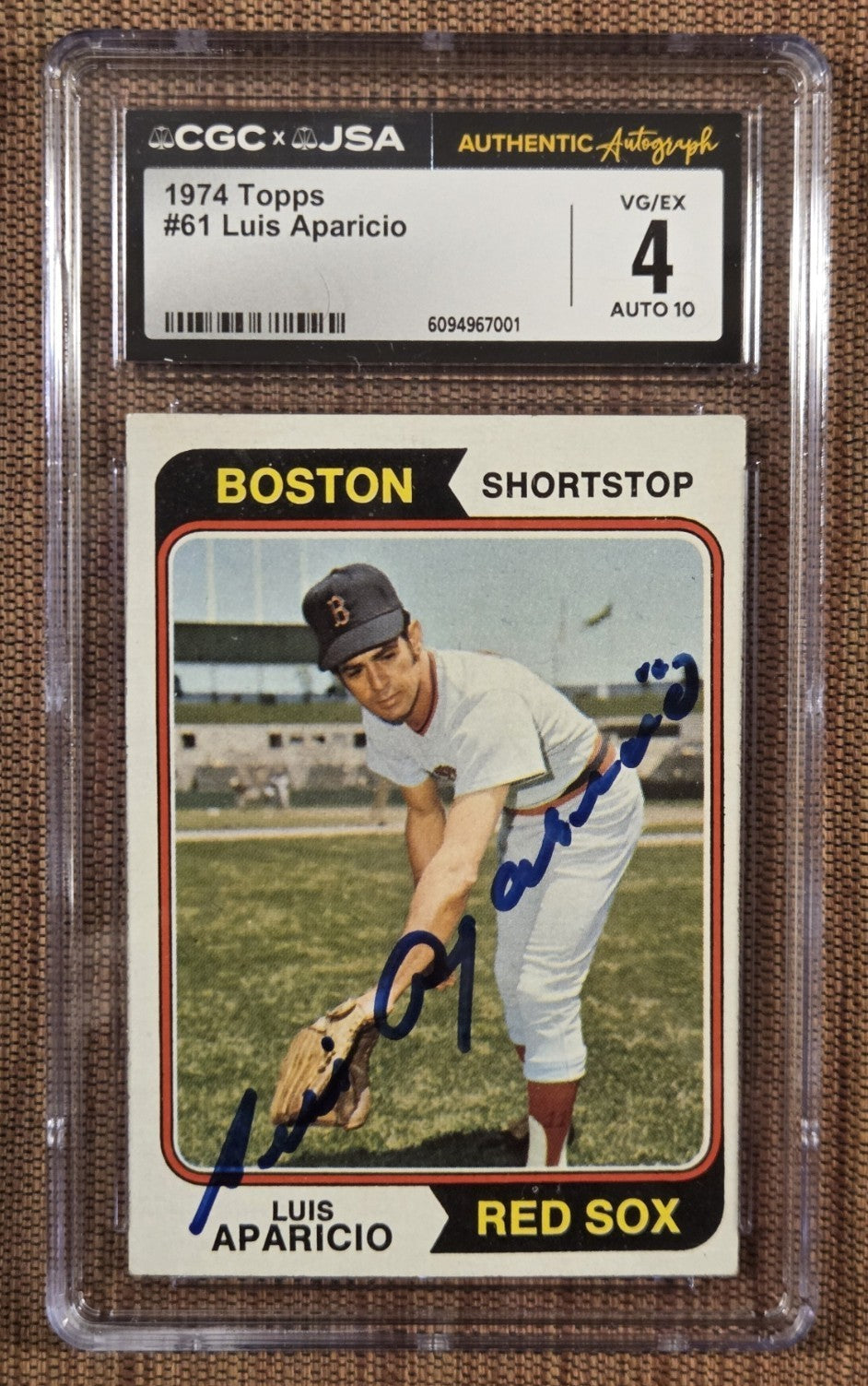 1974 Topps #61 Luis Aparicio Boston Red Sox Baseball Card CGC4 / JSA 10 AUTO HOF0