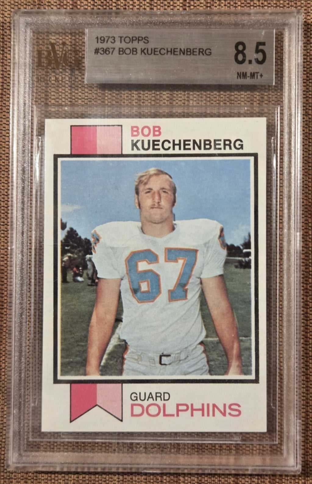 1973 Topps #367 Bob Kuechenberg Miami Dolphins Rookie Football Card BVG 8.5 RC0