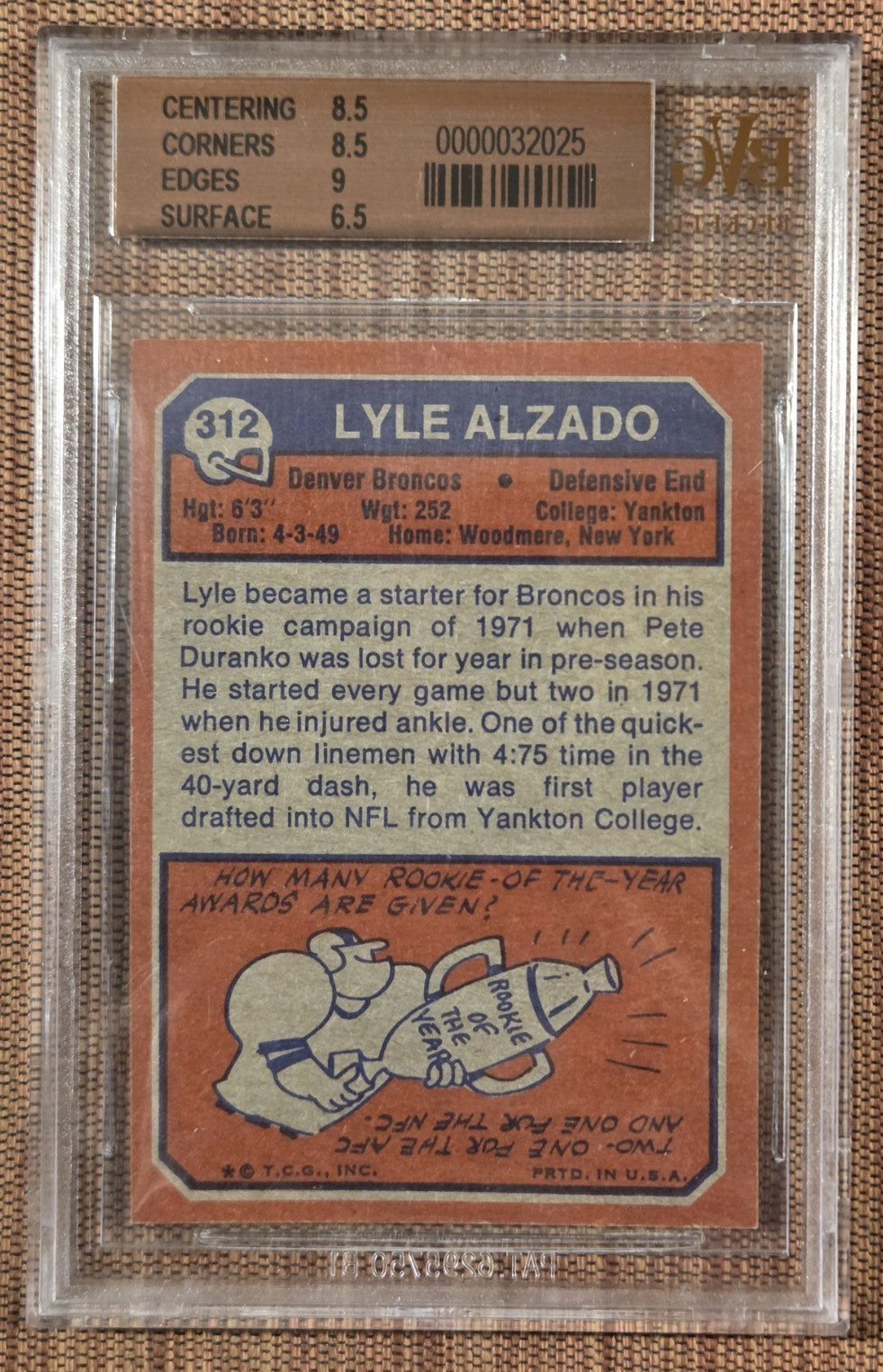 1973 Topps #312 Lyle Alzado Denver Broncos Original Football Card BVG 7.5 NM+1