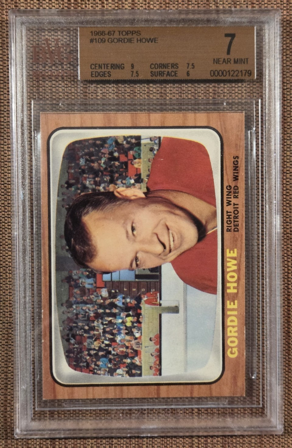1966 Topps #109 Gordie Howe Detroit Red Wings Hockey Card BVG 7 NM HOF0
