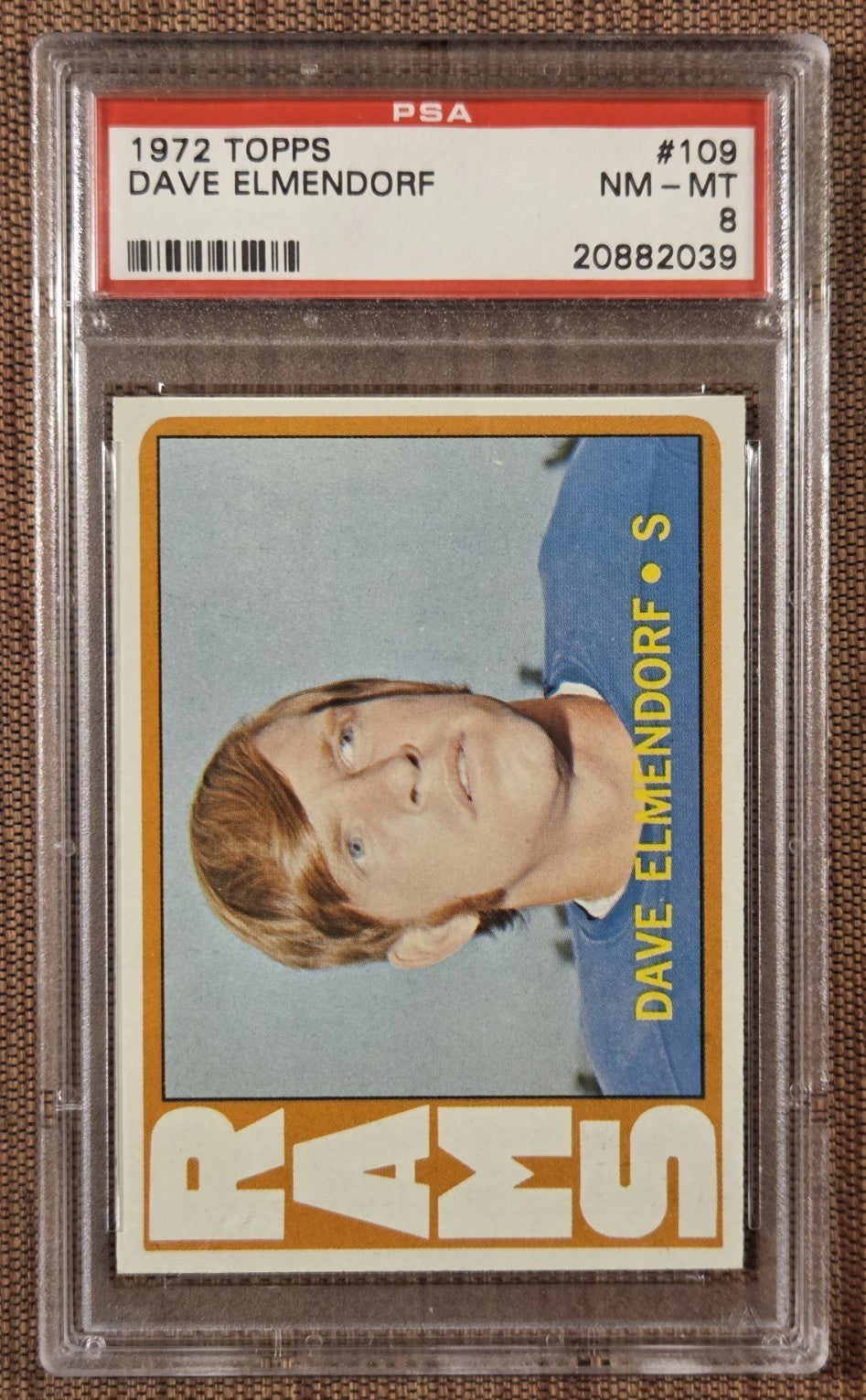 1972 Topps #109 Dave Elmendorf Los Angeles Rams Rookie Football Card PSA 8 RC0