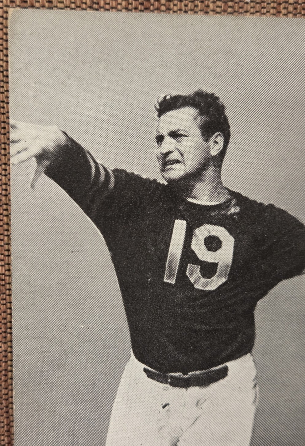1948 Exhibits W468 #29 Sid Luckman Chicago Bears Original Football Card HOF1