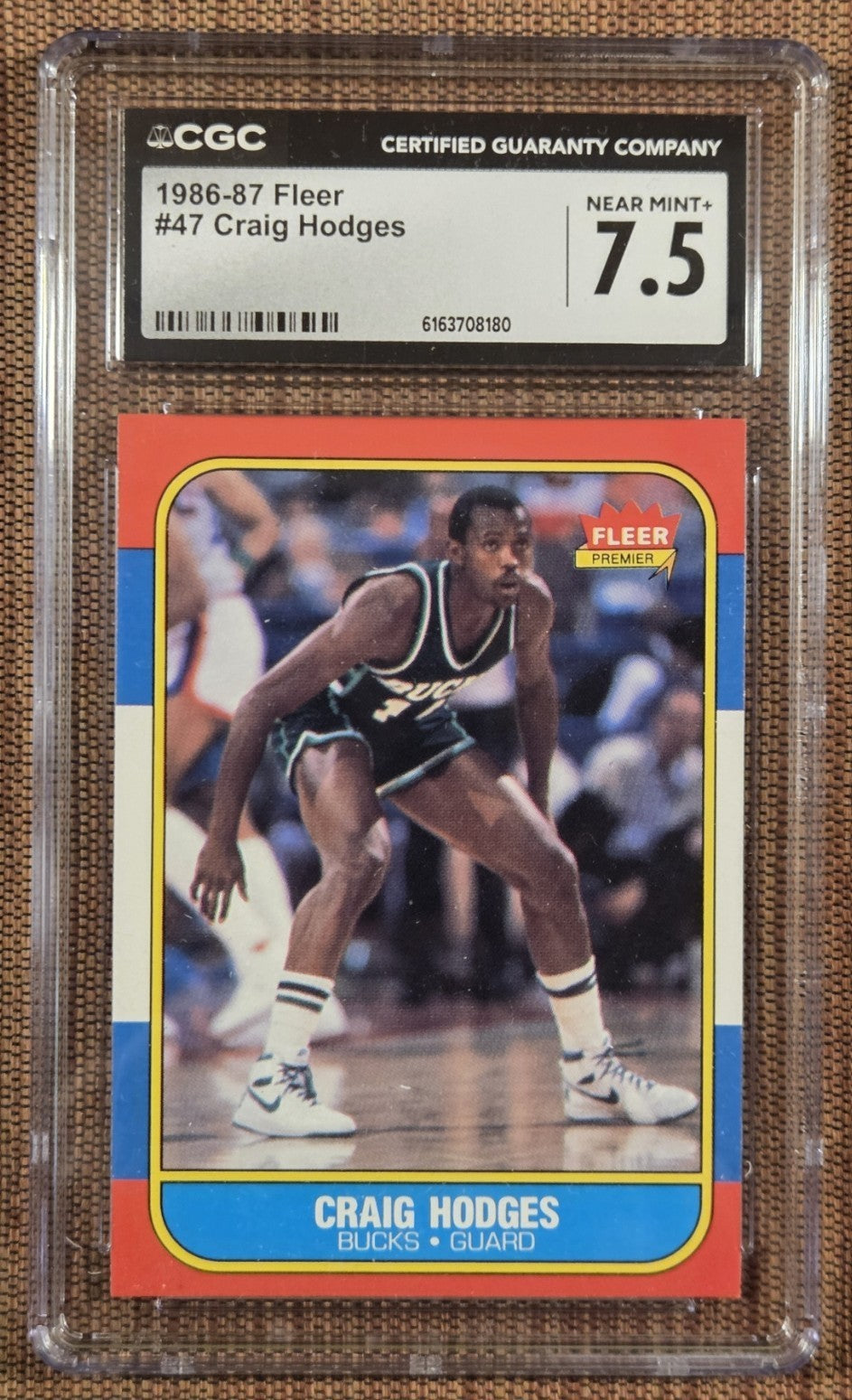1986 Fleer #47 Craig Hodges Milwaukee Bucks Rookie Basketball Card CGC 7.5 RC0
