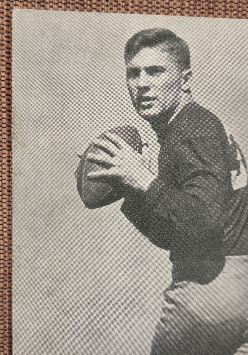 1948 Exhibits W468 #30 Johnny Lujack Chicago Bears Rookie Football Card RC1